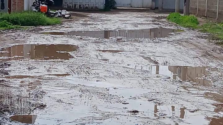 Vecinos del Zapote del Milagro III piden apoyo ante el deterioro de sus calles