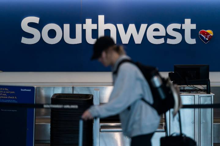 Southwest Airlines flight headed to Las Vegas plunges in response to nearby aircraft