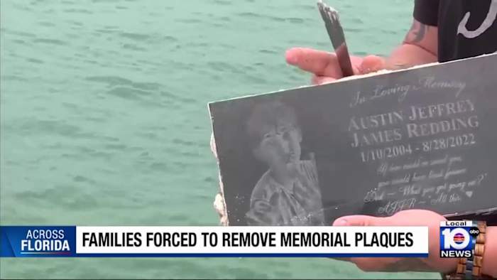 Ciudad de Florida comienza a retirar las placas conmemorativas de las familias en duelo