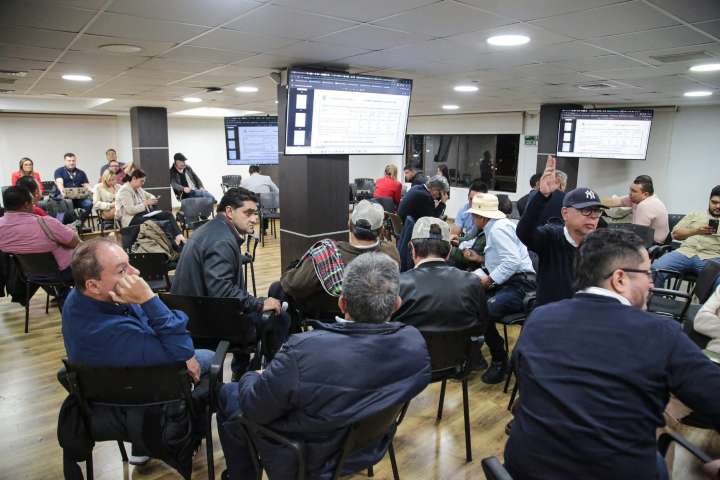 Continúan los diálogos entre gobierno y arroceros