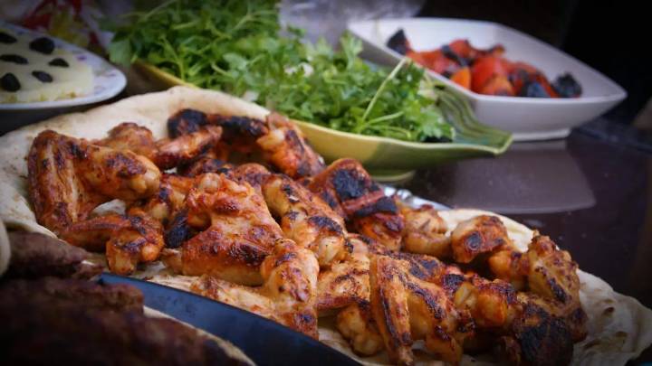 Alitas y pescuezos de pollo fáciles y rápido de cocinar en casa, conoce la receta