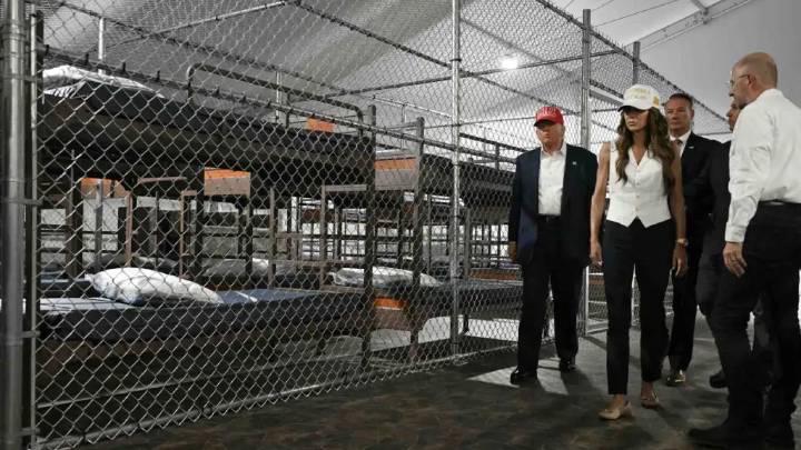 Trump inaugura prisión migratoria entre caimanes en Florida