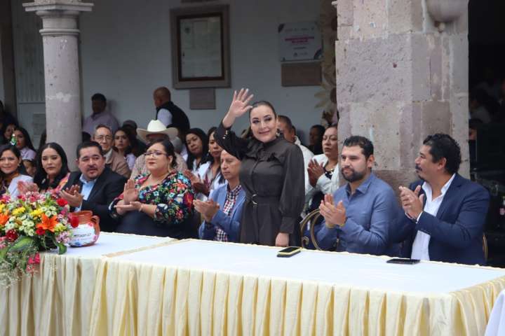 Atacan por tercera vez a alcaldesa de Cuitzeo, Michoacán, la hieren junto a 2 escoltas