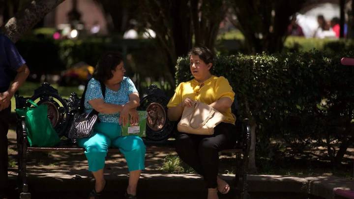 Escuchar, un acto de amor que favorece la salud mental: especialista