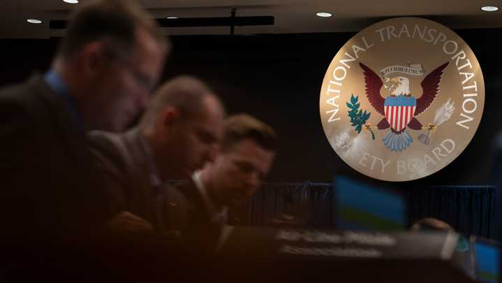 FAA, Army grilled on Potomac plane crash in investigative hearing