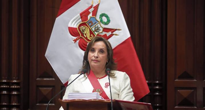 Dina Boluarte, desafiante, habló cuatro horas y se presentó como “salvadora” del Perú