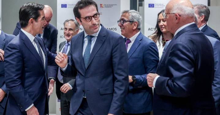 Bruselas abre un expediente a España por la legislación usada contra la OPA en el Sabadell