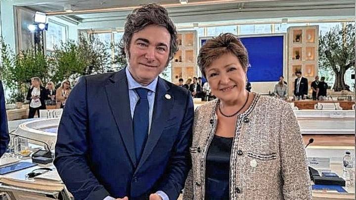 El FMI aprobó la revisión del acuerdo con el Gobierno y va a mandar los US$ 2.000 millones a la Argentina