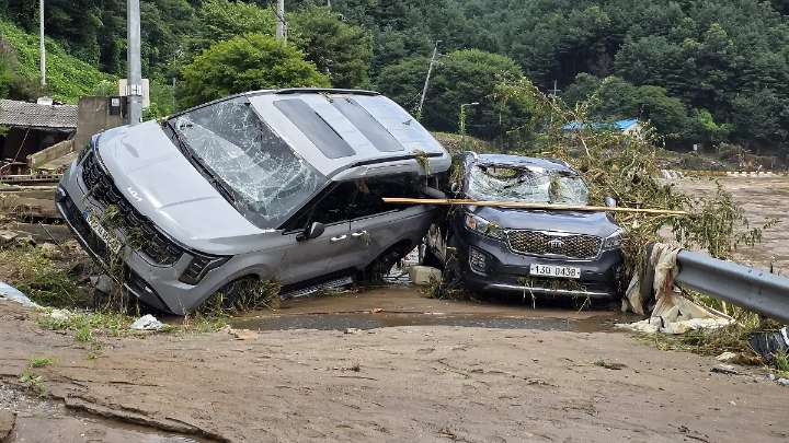 Ascienden a 17 los muertos y más de 13 mil los evacuados por las lluvias en Corea del Sur