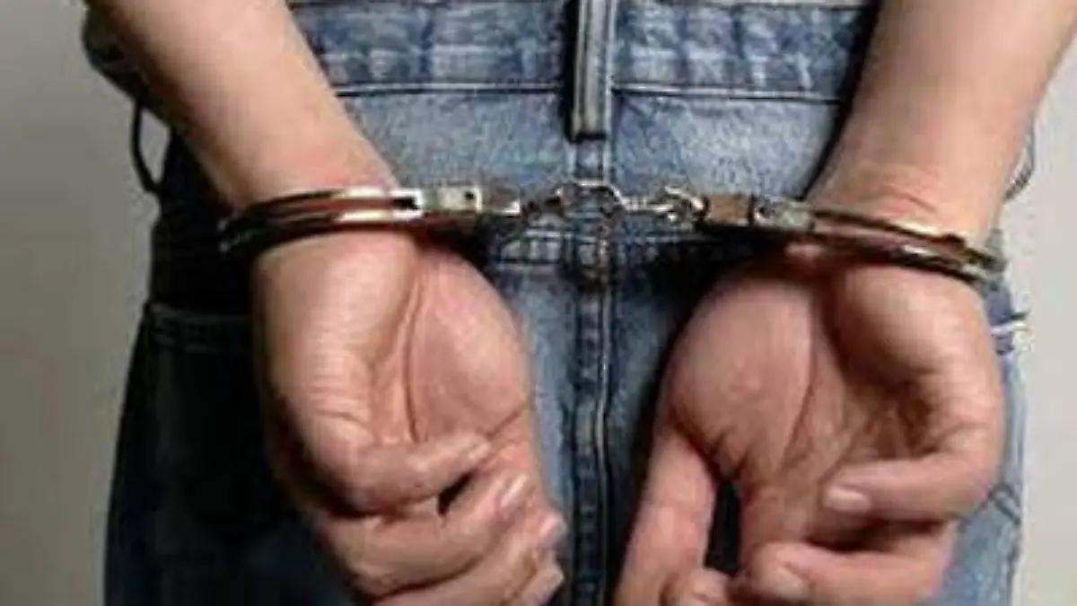 Detienen a docente en Almoloya de Juárez por presunto acoso a estudiante
