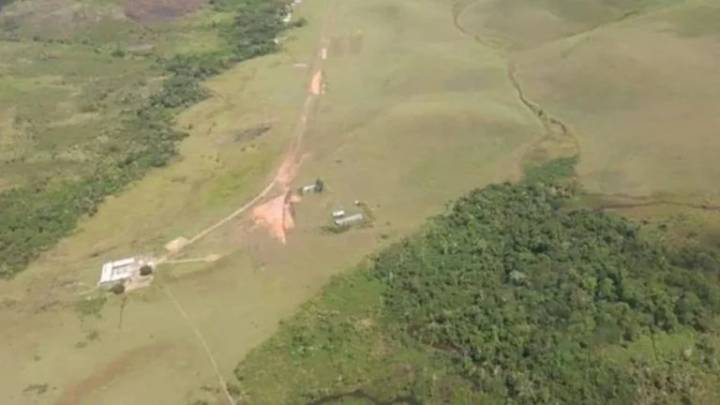 Tragedia en los cielos del Amazonas: Siete vidas se apagan en un devastador accidente aéreo.