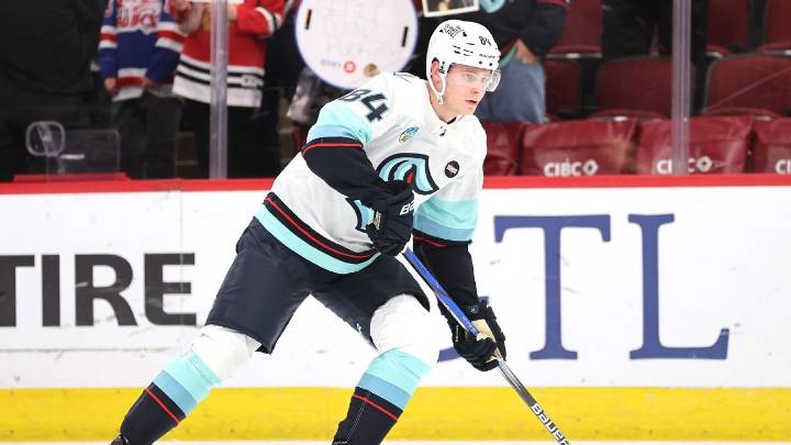Kraken sign forward Kaapo Kakko to three