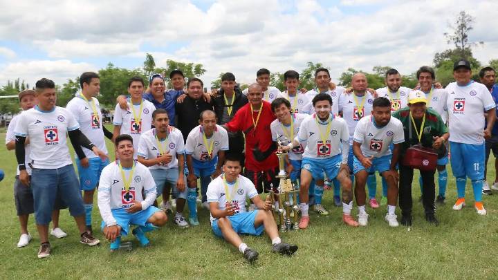 Dinosaurios Benito Juárez es el campeón, de la liga de futbol Luis Hernández