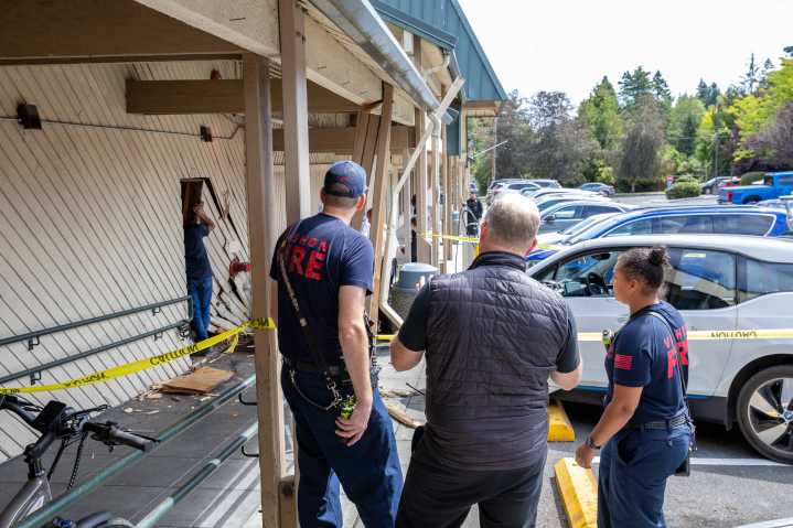 No injuries reported in crash at island Thriftway