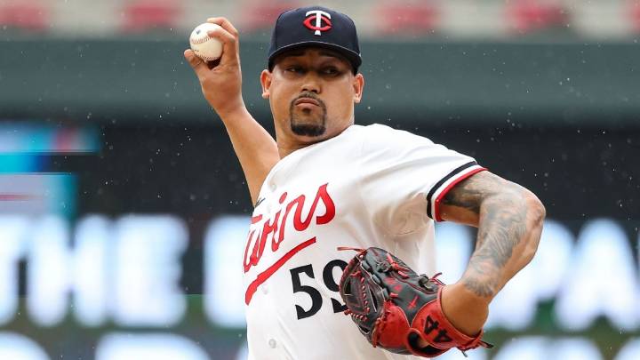 Phillies get their closer by trading for Twins' Jhoan Duran