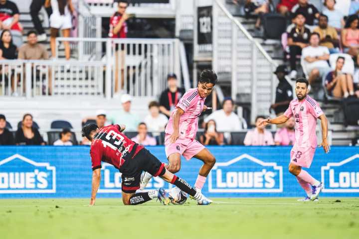 Messi brilla en el debut de De Paul e Inter Miami consigue valioso triunfo
