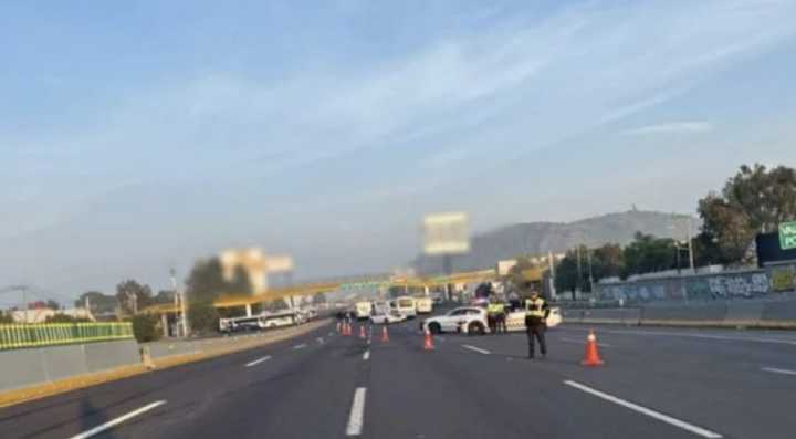 Transportistas bloquean carreteras en Puebla para exigir seguridad; se cometen 30 asaltos diarios