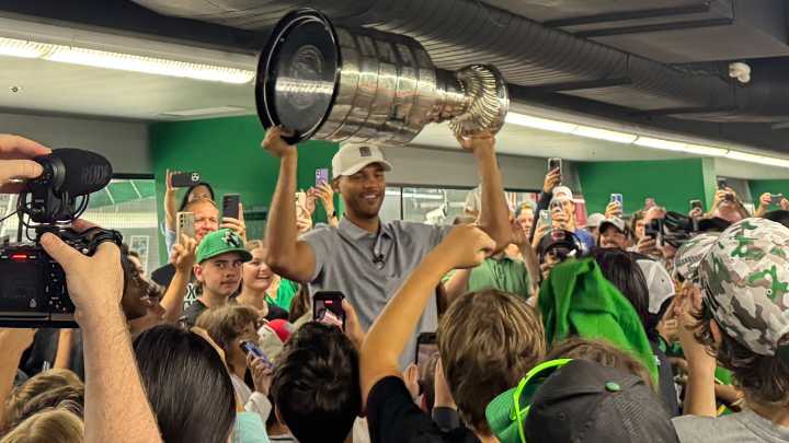 Jones celebrates day with Stanley Cup at community hockey rink