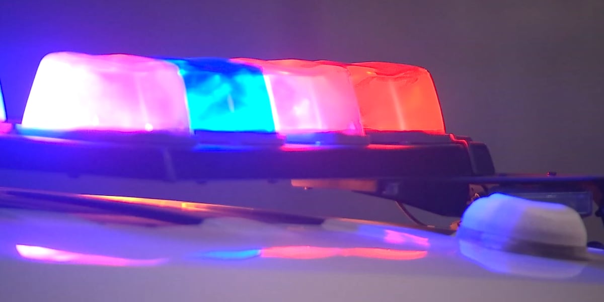 Man arrested after shooting mother, sister in southwest Las Vegas