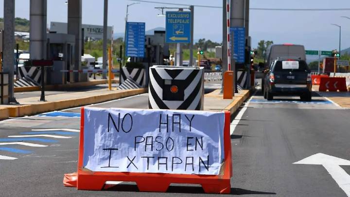 Bloqueos por operativo contra crimen organizado paralizan Ixtapan de la Sal