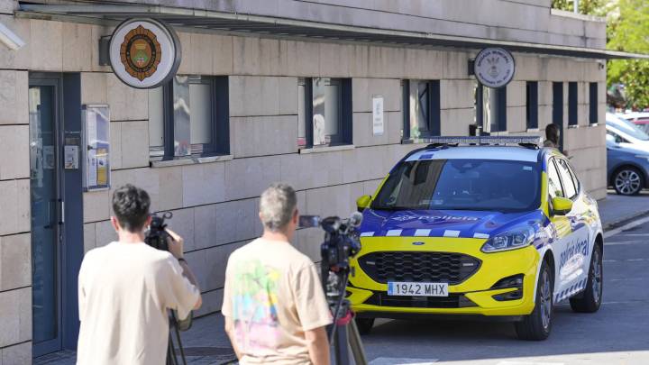 Un hombre es abatido tras irrumpir armado en una comisaría de policía de Barcelona
