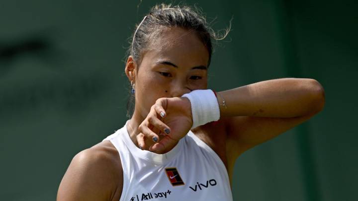 Zheng Qinwen takes a ‘break’ from tennis after undergoing arthroscopic surgery on elbow