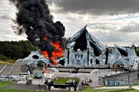 El escenario principal de Tomorrowland se incendio y hay heridos