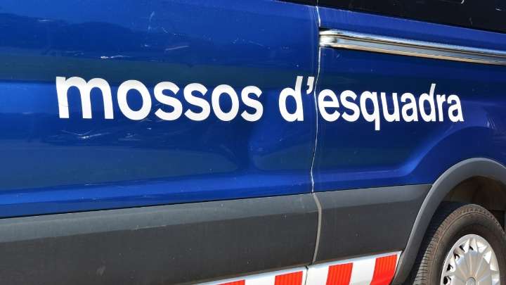 La Policía Local de Montornès del Vallès (Barcelona) abate a un hombre que entró armado en la comisaría