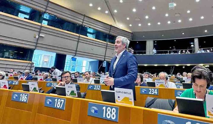 Clavijo reclama a la Comisión Europea que mantenga los fondos específicos para las RUP