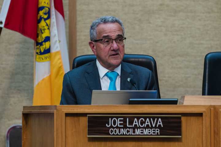 LaCava: Plan to End SeaWorld’s Fireworks Is ‘Complex’