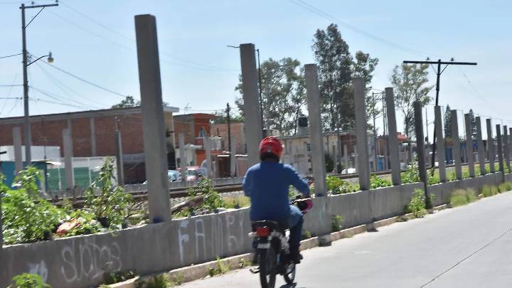 Vecinos denuncian inseguridad en Avenida Insurgentes y zonas aledañas a las vías del tren