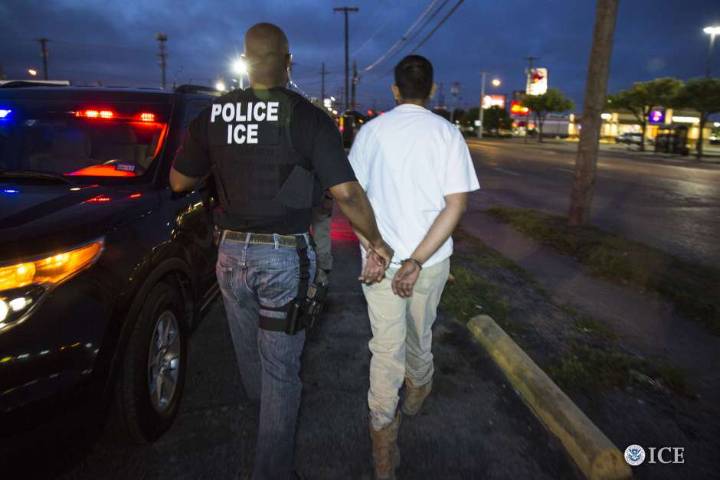 Nueva York verá más presencia de agentes migratorios tras ataque a oficial de Aduanas