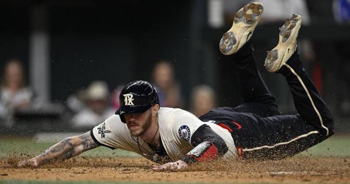 Rangers roll over Braves in series opener