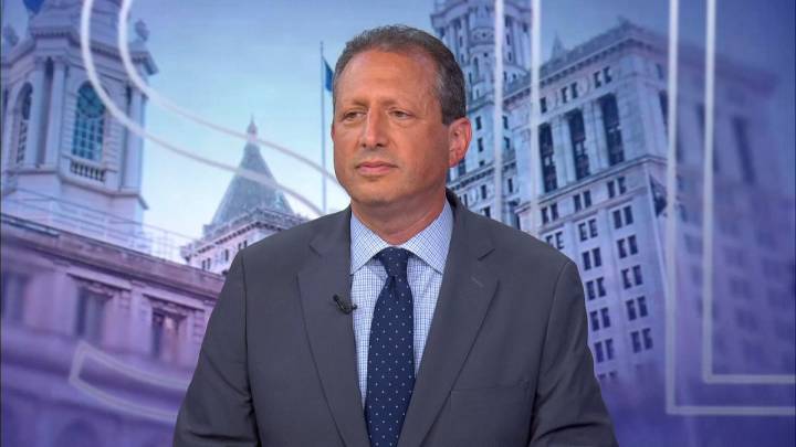 Comptroller discusses report looking into Trump’s tax bill