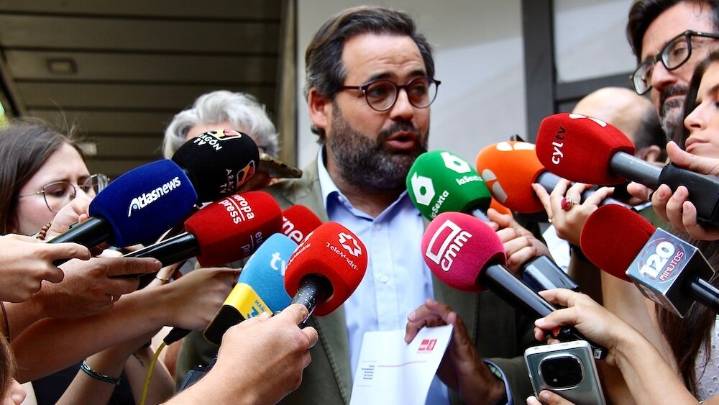 Núñez insiste que Page "tiene el mando a distancia de la legislatura con 8 botones"