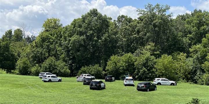 Suspect who fled after attempting to rob gas station taken into custody, police say