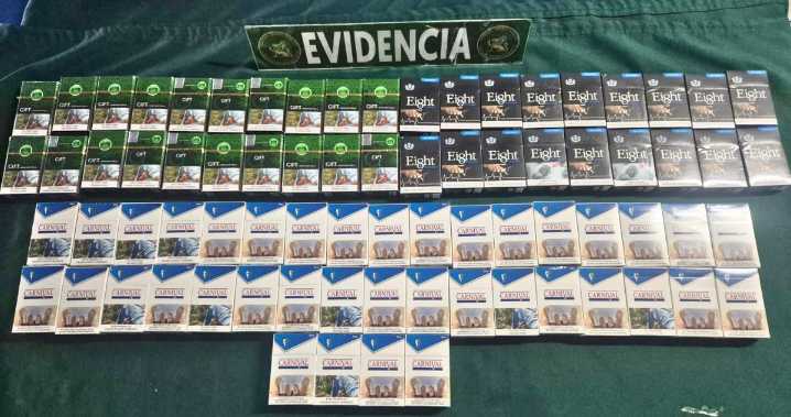 COP de Carabineros detiene a 2 personas en centro de Chillán: incautaron cigarros ilegales