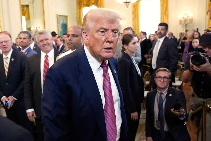 Ex-daytime talk show legend leaves U.S. for United Kingdom over Trump