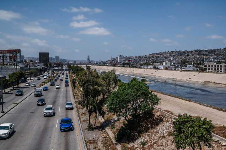 México y Estados Unidos acuerdan detener el vertido de aguas residuales al río Tijuana