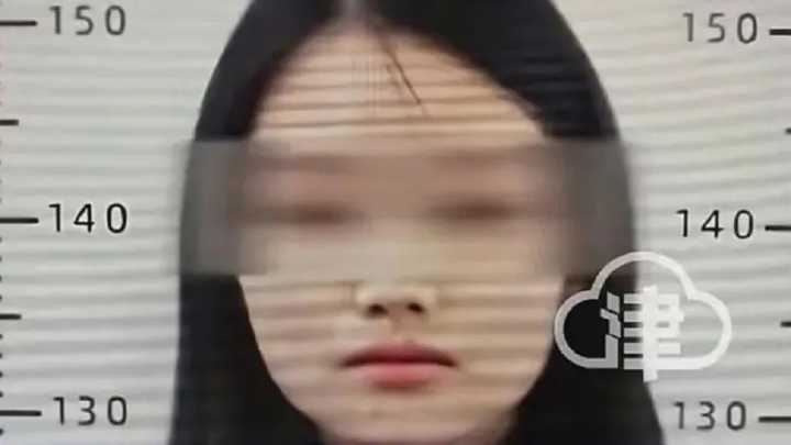 Madre en China vende a sus hijos por ropa y likes: quería mecatear cositas