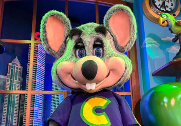 Chuck E. Cheese worker arrested for fraud while still wearing mouse costume