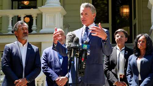 Newsom meets with TX Democrats to oppose GOP's redistricting attempt
