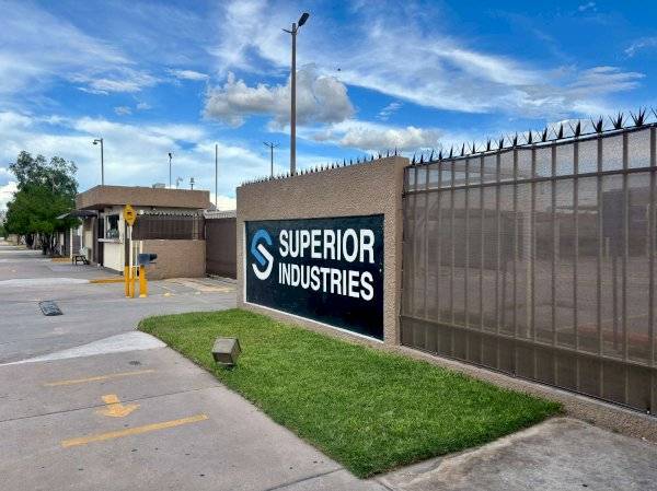 Encuentran muerto a empleado en Superior Industries
