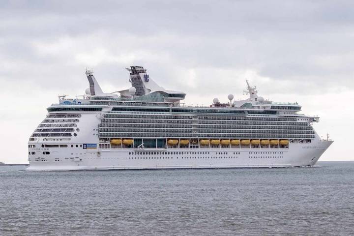 Stomach Bug Sickens Over 140 People on Caribbean Cruise