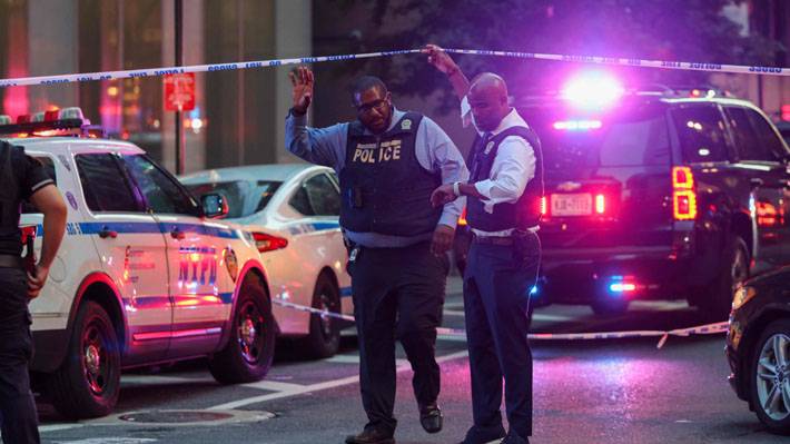 Tiroteo contra oficinas en el centro de Nueva York deja cuatro personas muertas, entre ellas un policía