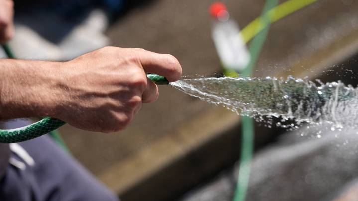 Thames Water becomes latest firm to announce hosepipe ban after heatwaves