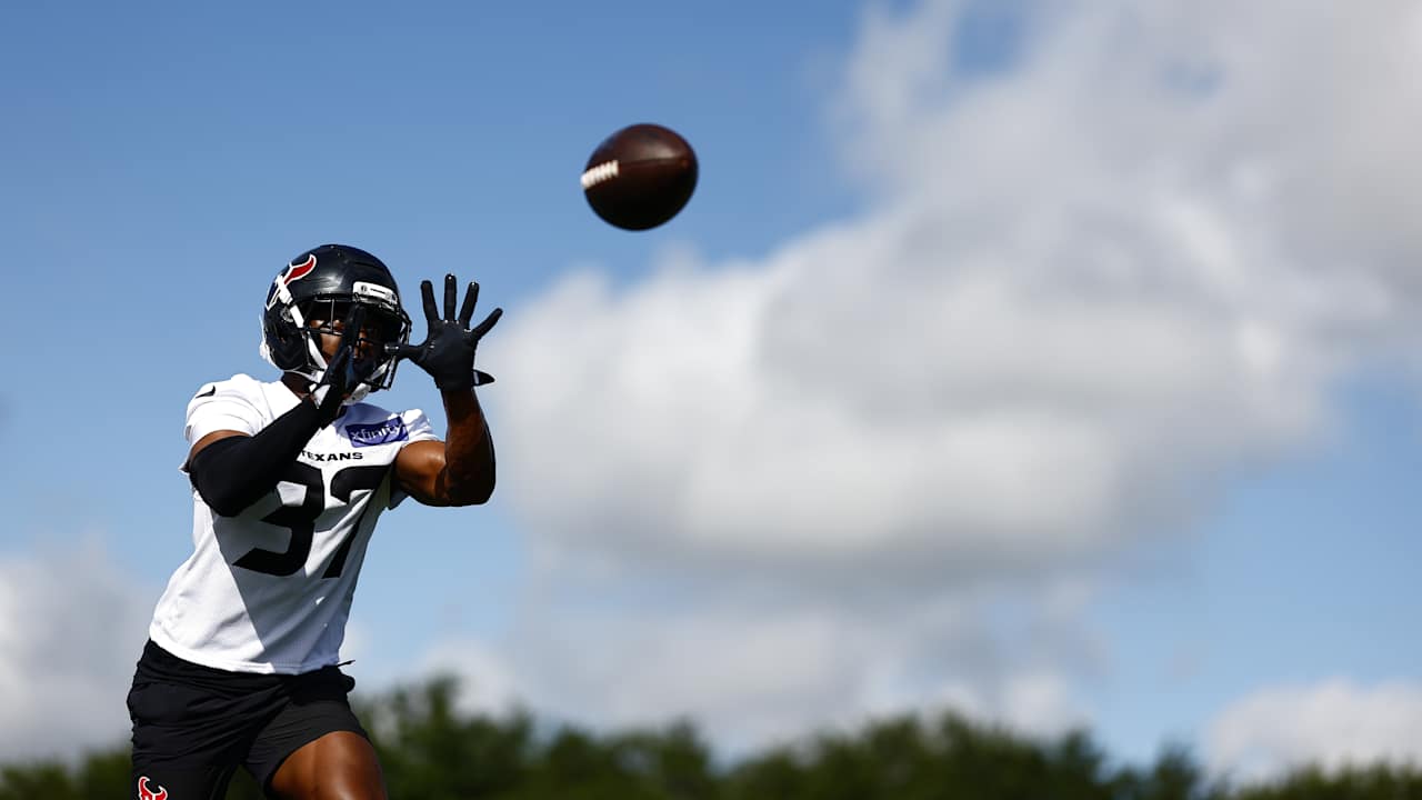 Harris Hits: Training Camp Day 4 in front of the fans!