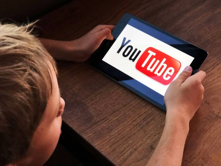 Por qué prohibirán YouTube a menores de 16 años en Australia: la multa supera los $30 millones