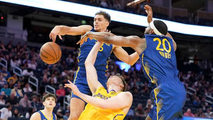 Lakers sign Summer League standout Chris Mañon to two