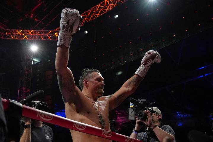 Usyk noquea a Dubois y se convierte en campeón mundial indiscutido de los pesados por 2da vez